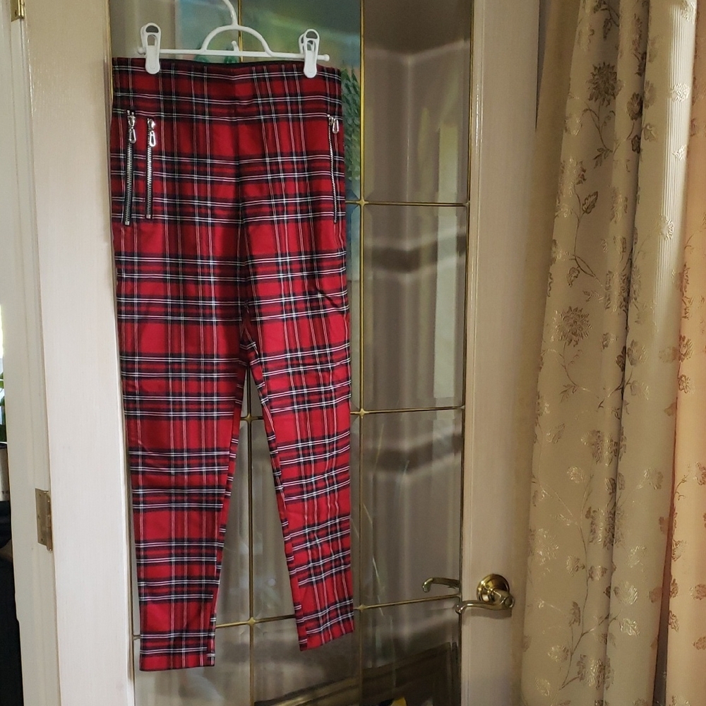 Zara Checkered Zippered Legging. Size M